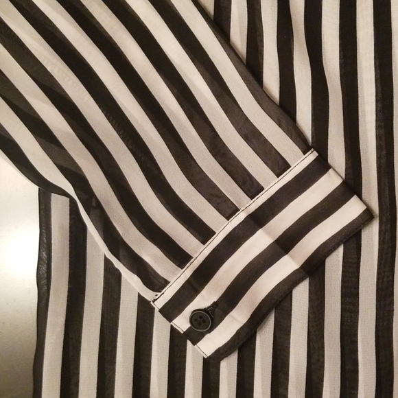 ☯️ Almost Famous blk/wht striped long sleeved top - Picture 3 of 5